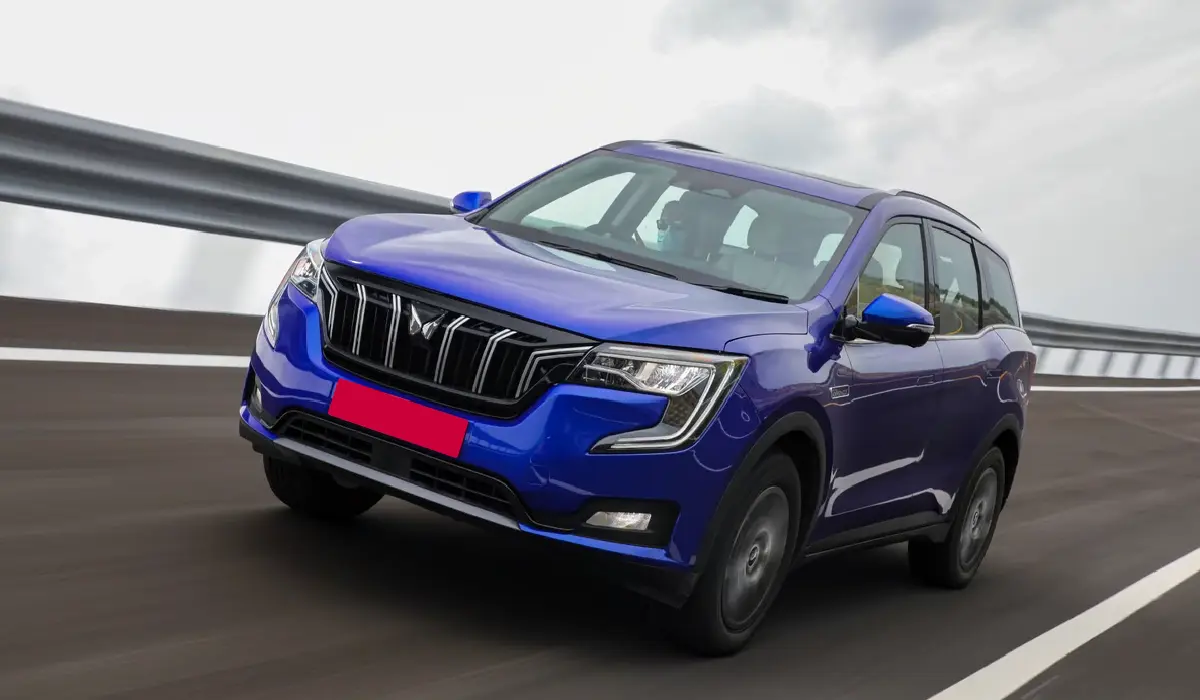 Mahindra - XUV700 AX7 Petrol MT - Luxury Car Rentals - Preowned Luxury Car - Exclusive Concierge Club.webp